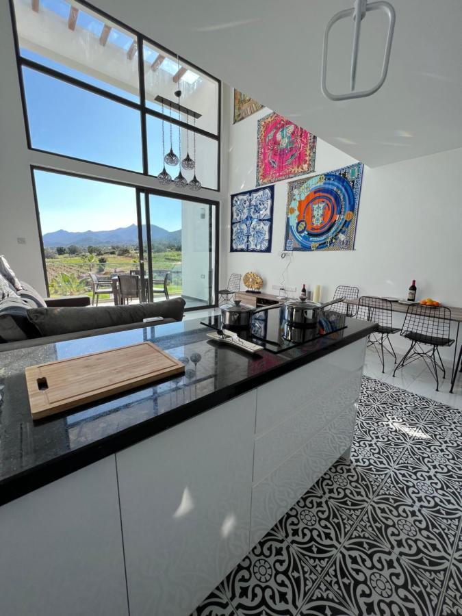 Hermes Penthouse Akanthou Bagian luar foto