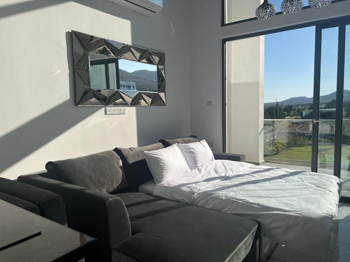 Hermes Penthouse Akanthou Bagian luar foto